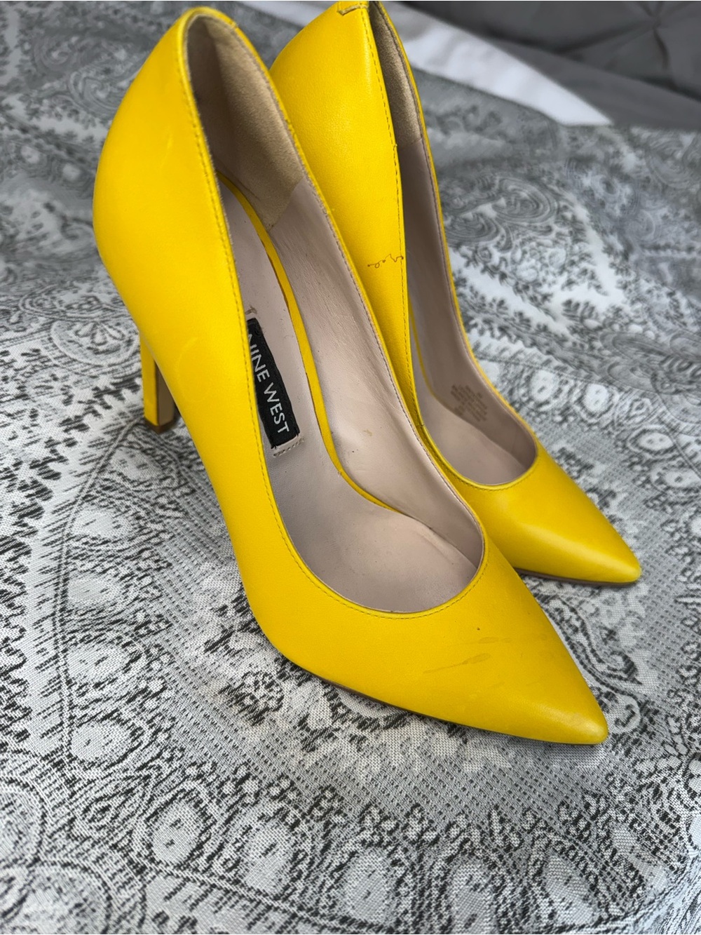 Nine West Women's Yellow Pointed-Toe Pump - Size 5